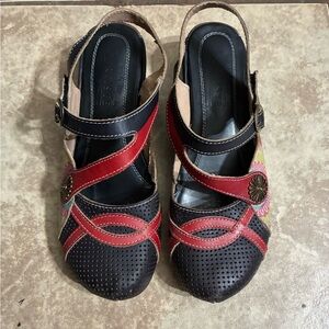 L'ATISTE Red and Black Sandals Bold Design